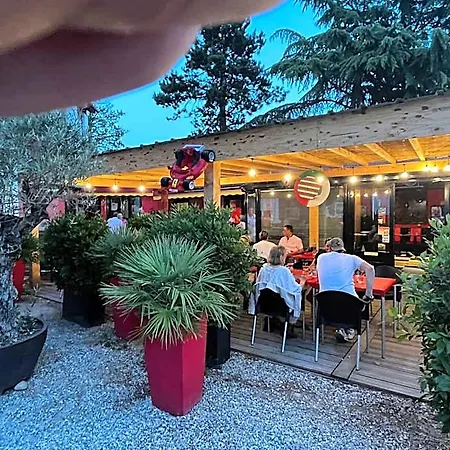 La Scuderia Hotel Pont-de-Cheruy