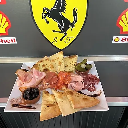 La Scuderia 3*